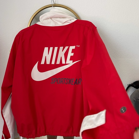 Nike Jackets & Blazers - Women’s Nike pull over wind breaker